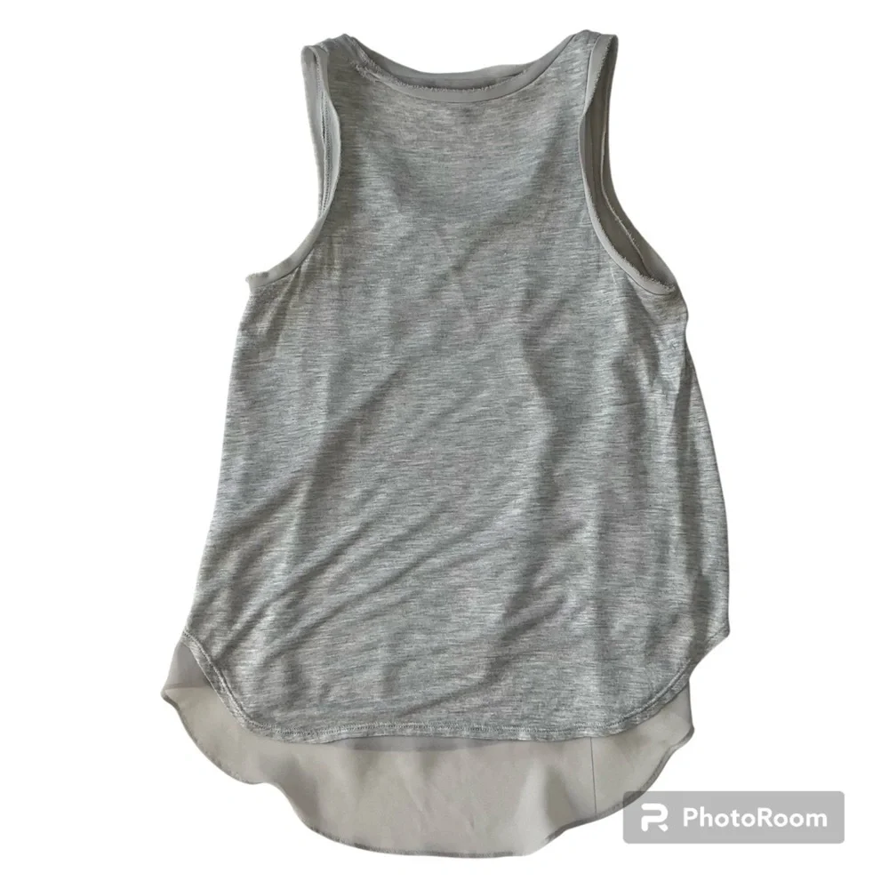 Banana Republic Gray layered sleeveless tank top with scoop neck XXS